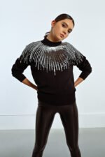 YOUNG LADIES KNITTED SWEATER