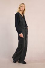 LADIES WOVEN SLEEVELESS JACKET - Image 2