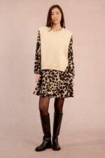 LADIES KNITTED SLEEVELESS SWEATER - Image 9