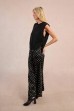 LADIES KNITTED SLEEVELESS SWEATER - Image 7